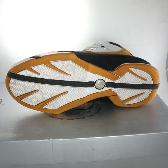 RARE AIR JORDAN Work'm White Chutney Tan Sneakers Sz 7 US Men - Picture 7 of 8